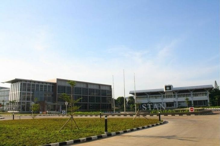 Dari Kanan Depan Kampus STAN